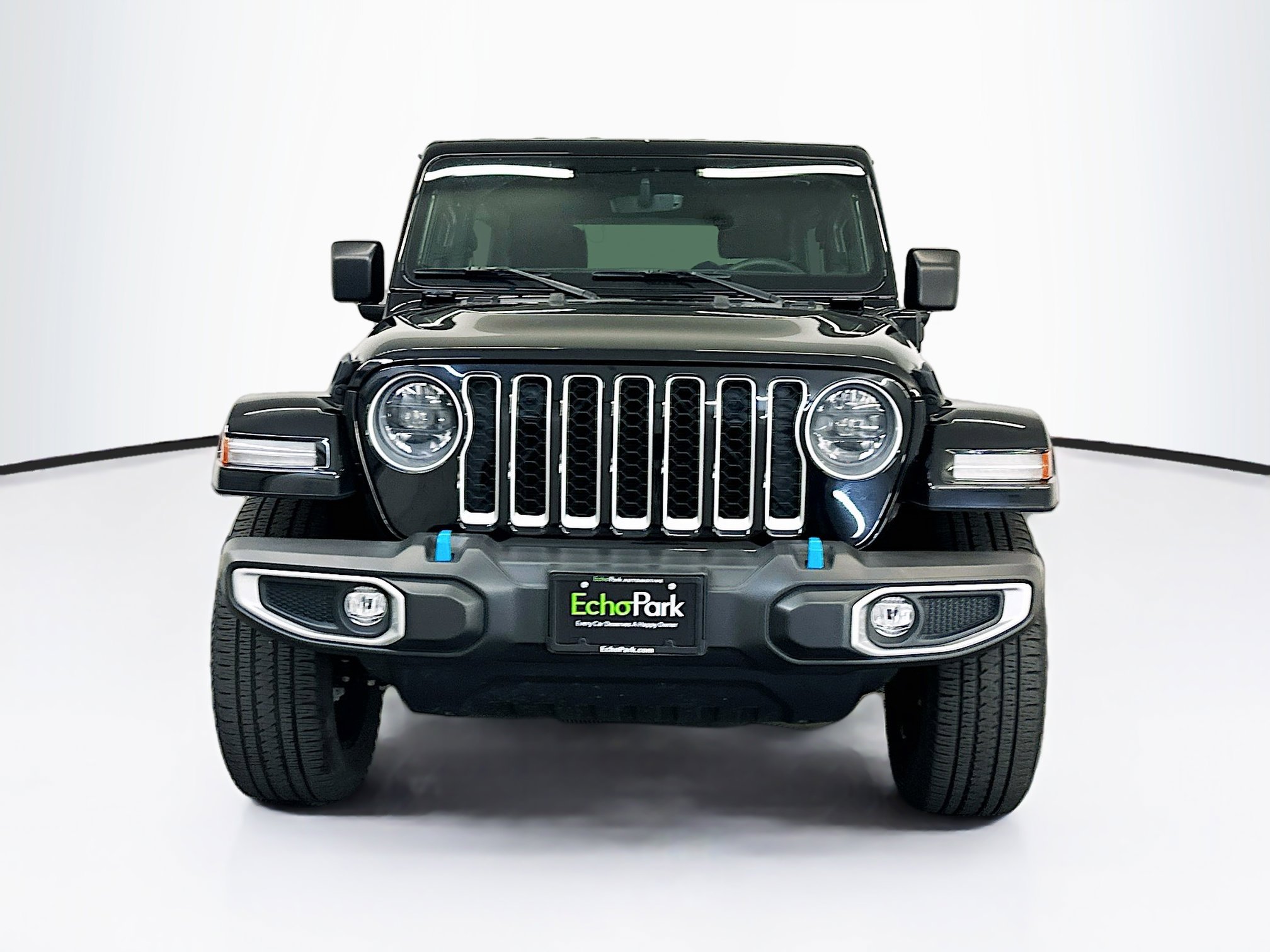 Used 2023 Jeep Wrangler Sahara image 2