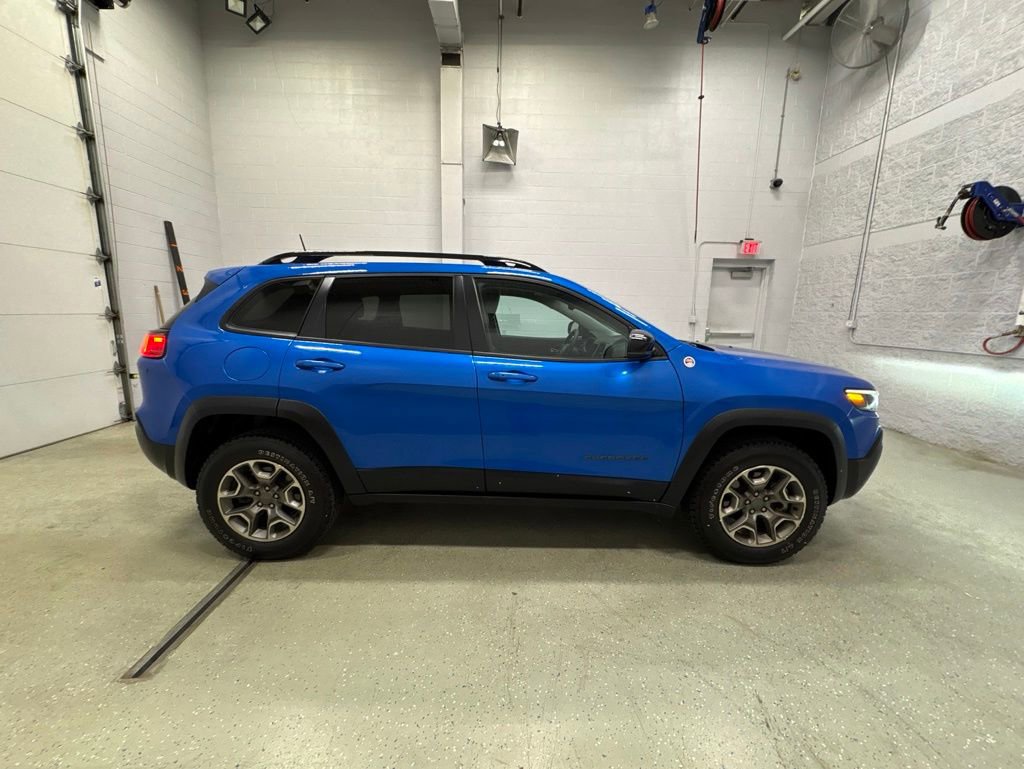 Used 2022 Jeep Cherokee Trailhawk AWD/4WD image 3