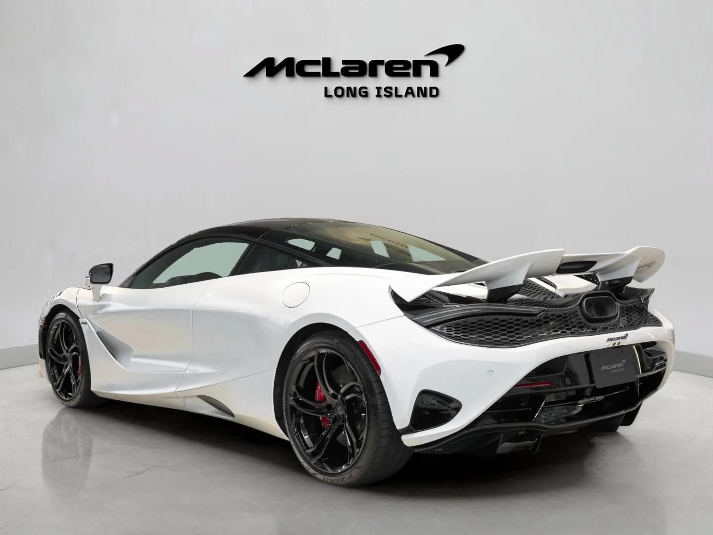 New 2027 McLaren 750S RWD image 4