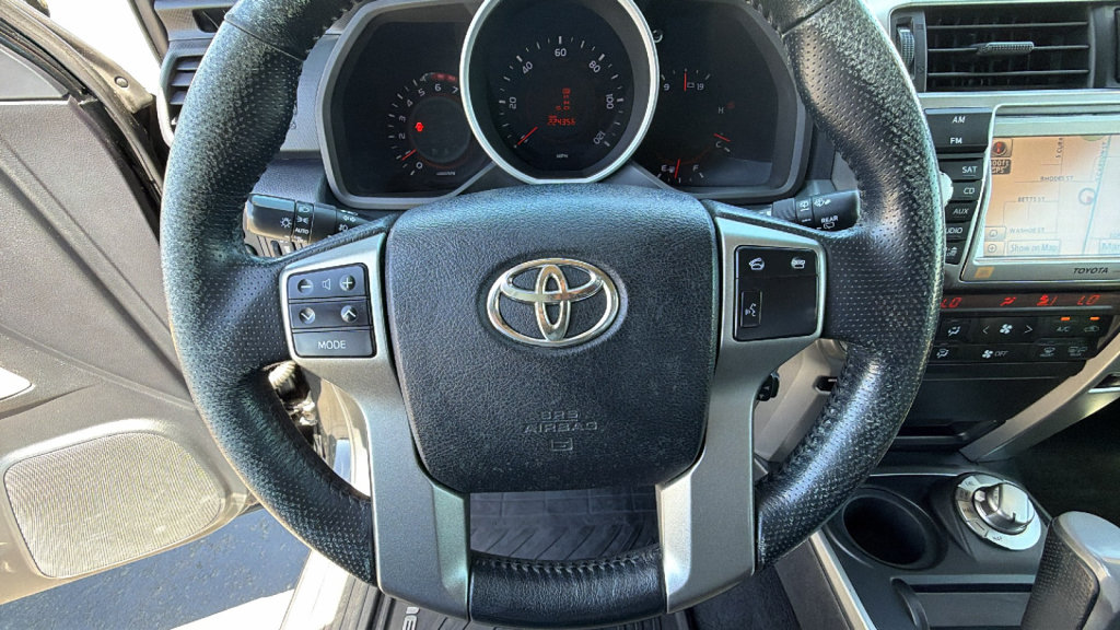 Used 2011 Toyota 4Runner Limited AWD/4WD image 17