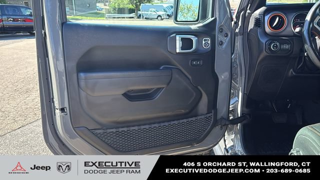 Used 2022 Jeep Gladiator Mojave w/ LED Lighting Group AWD/4WD image 9