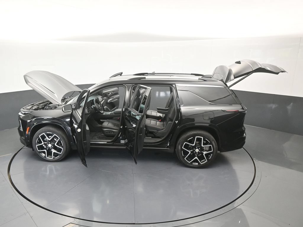 Used 2025 Chevrolet Traverse High Country FWD image 86