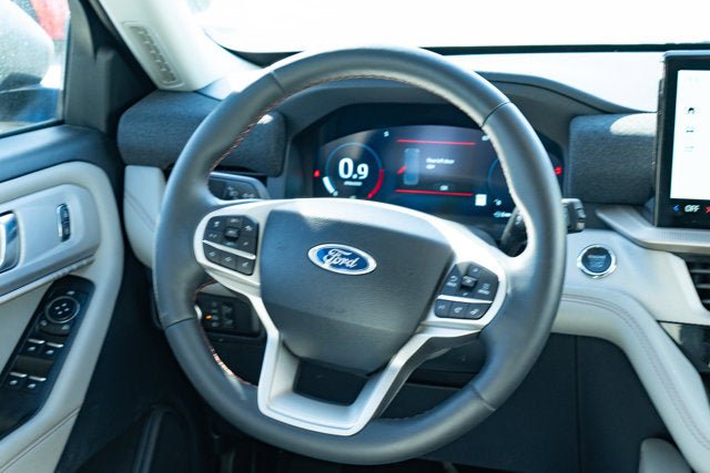 Used 2025 Ford Explorer Active w/ Active Comfort Package AWD/4WD image 30