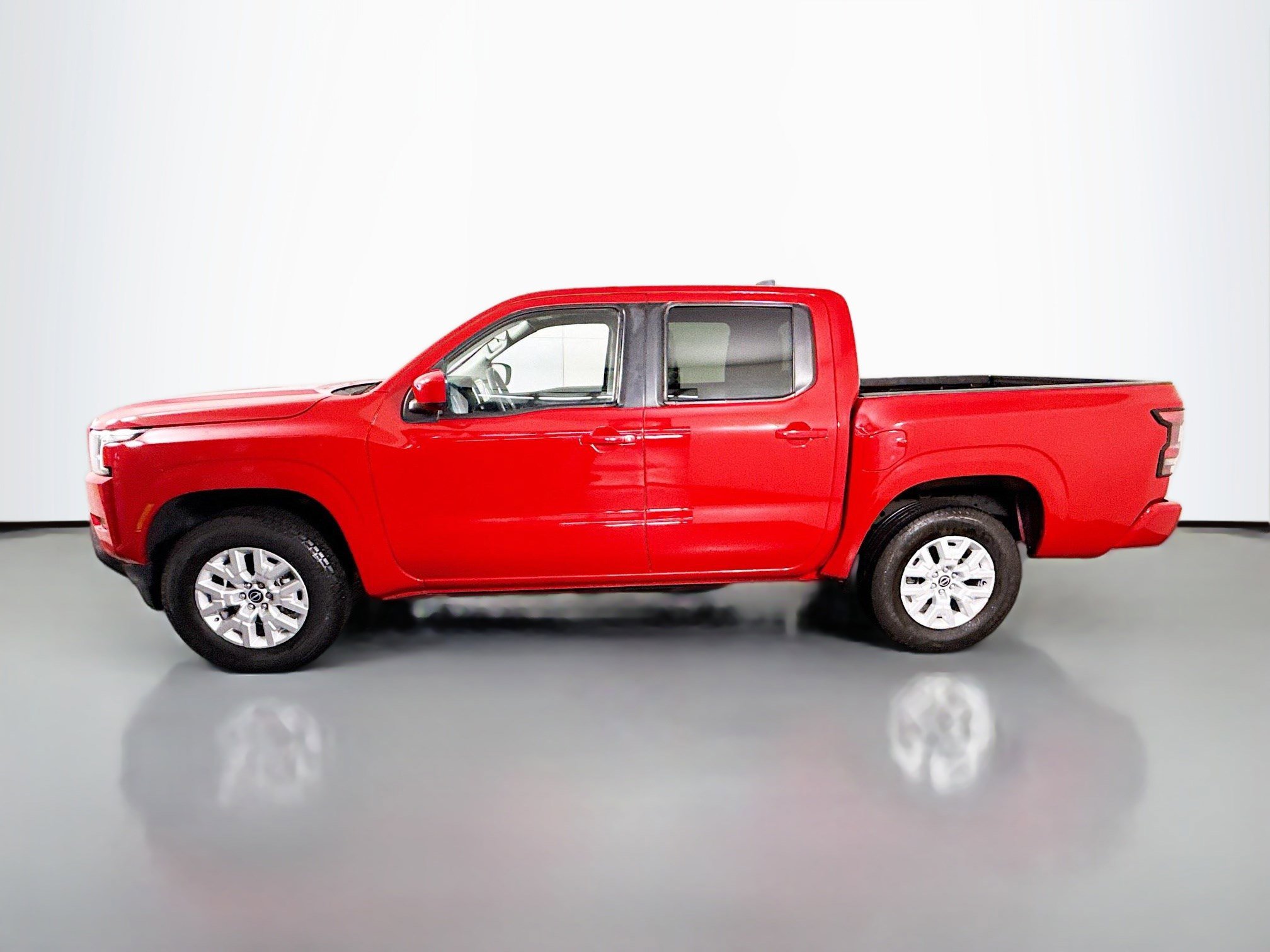 Used 2022 Nissan Frontier SV image 6