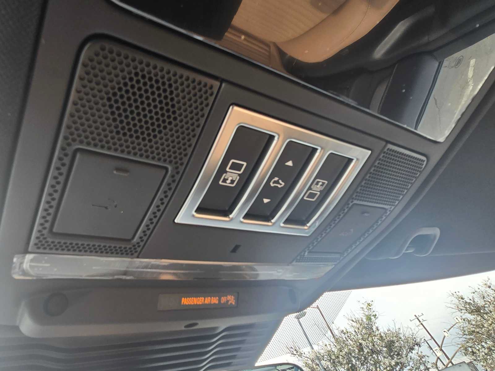 New 2026 Land Rover Discovery Limited Edition AWD/4WD image 35