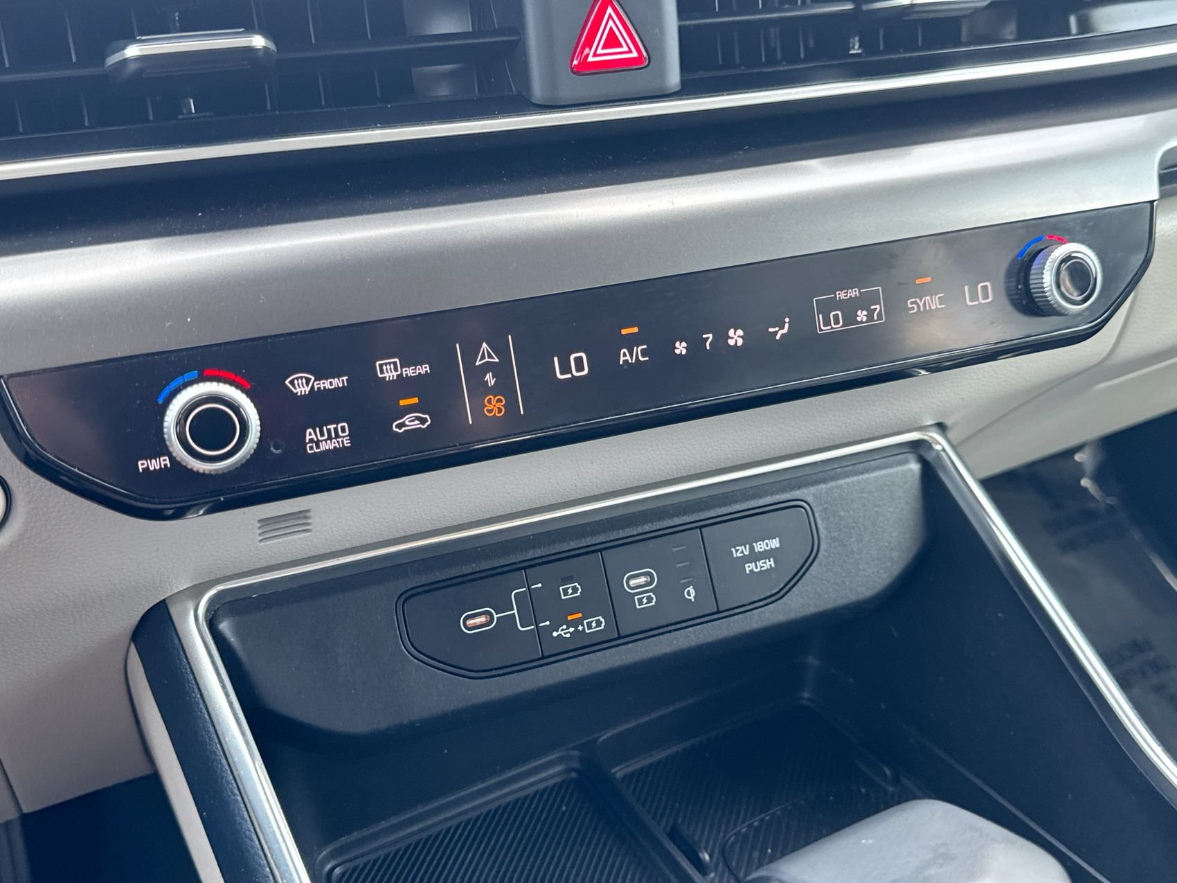 Used 2025 Kia Carnival SX FWD image 19