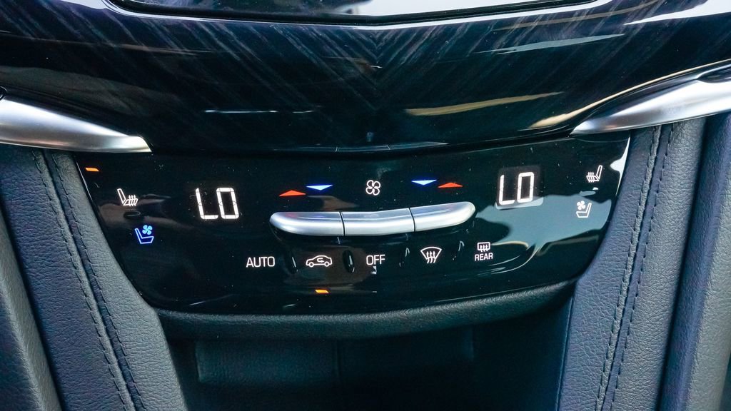 Certified 2025 Cadillac XT6 Premium Luxury w/ Technology Package image 33