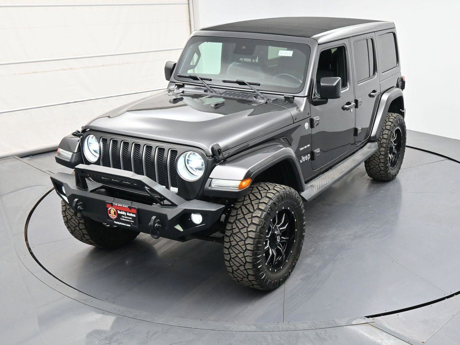 Used 2019 Jeep Wrangler Unlimited Sahara image 32