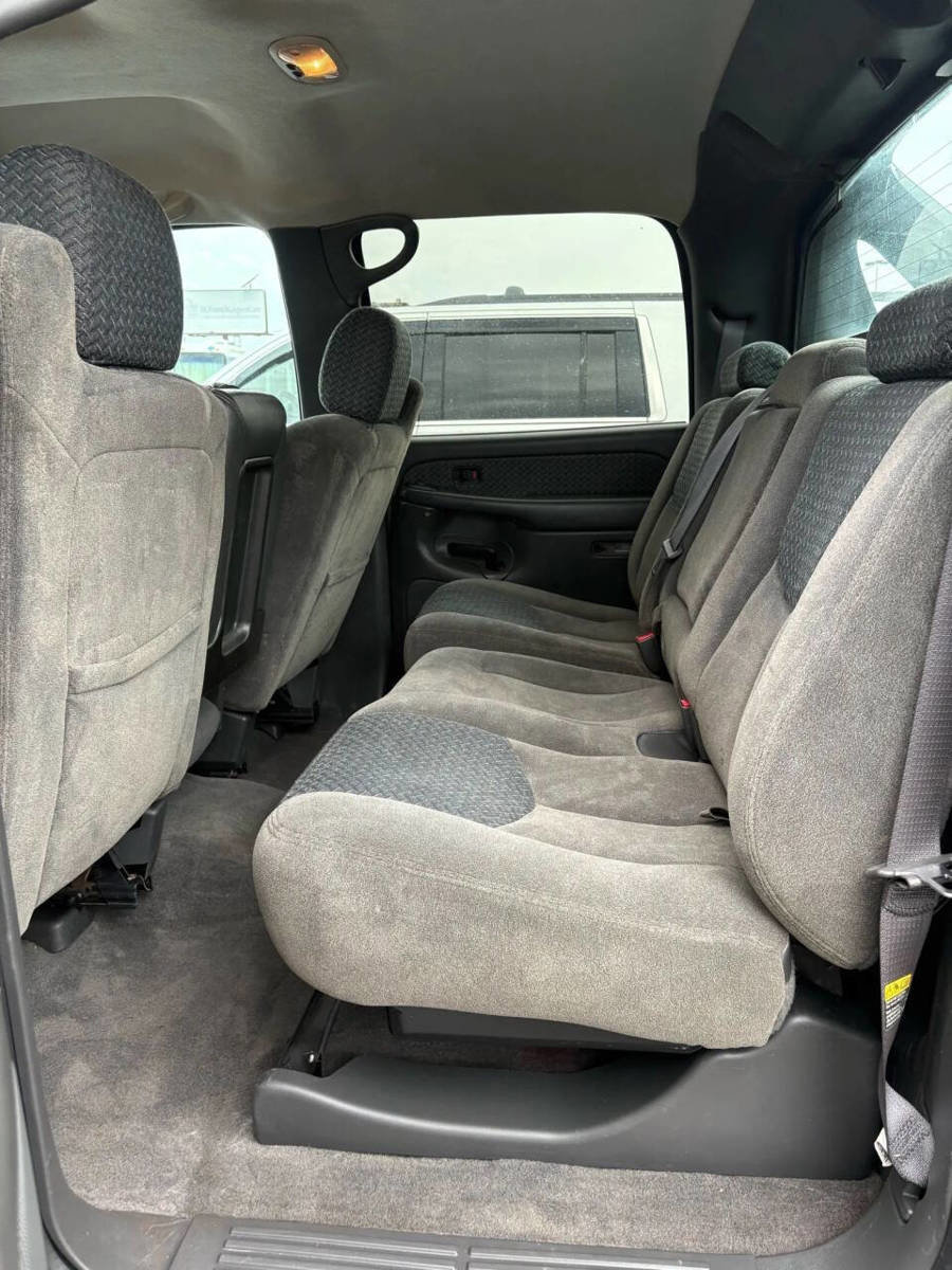 Used 2004 Chevrolet Avalanche image 13