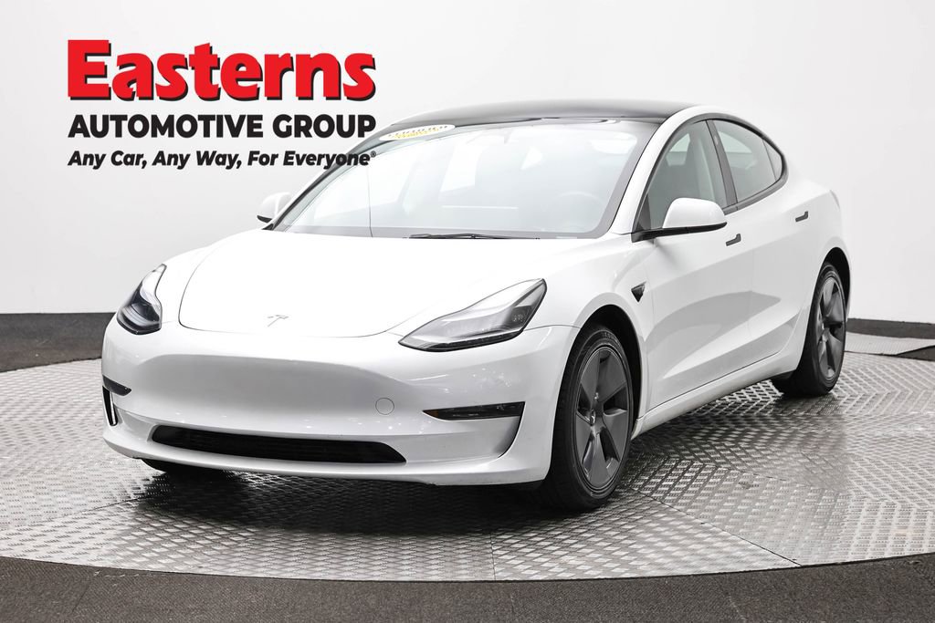 Used 2023 Tesla Model 3 Standard Range RWD image 1