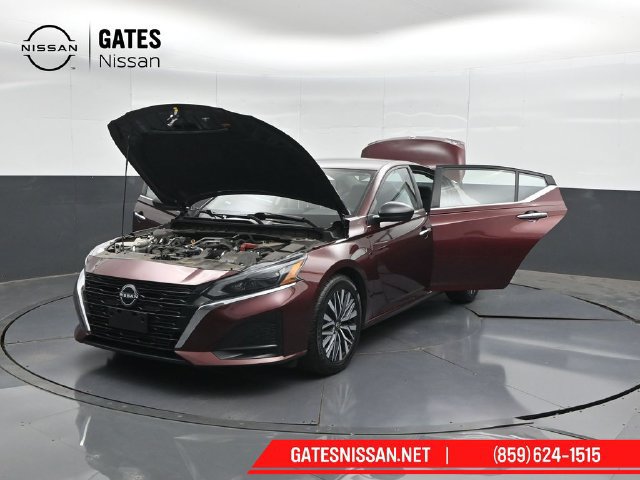 Used 2025 Nissan Altima 2.5 SV FWD image 55