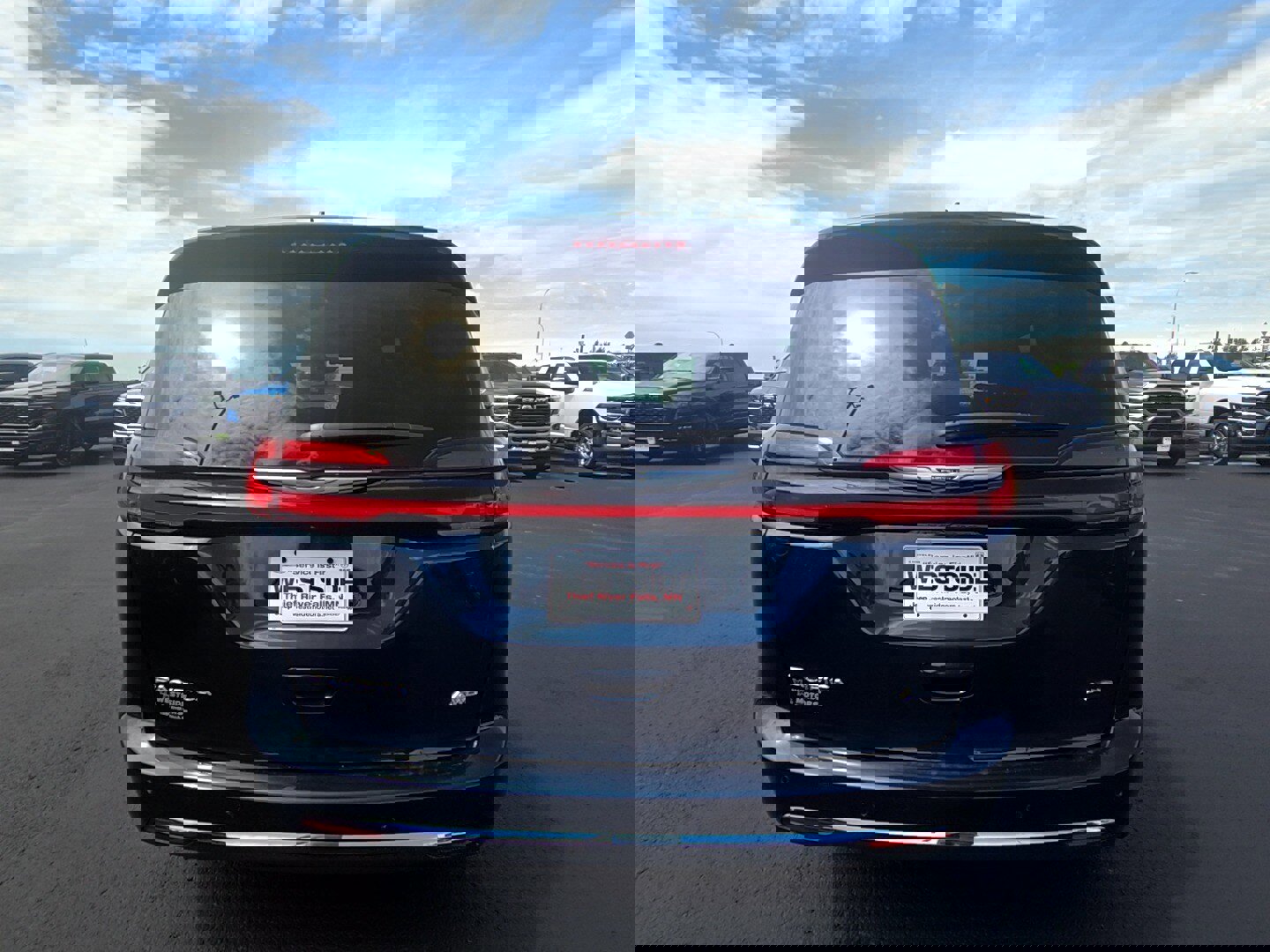 New 2025 Chrysler Pacifica Select image 6