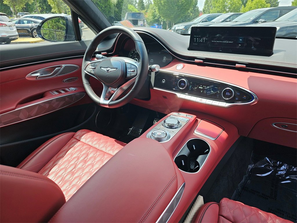 Used 2025 Genesis GV70 3.5T Sport w/ Sport Advanced Package image 10