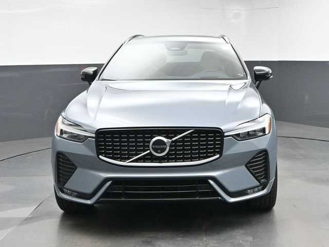 Used 2023 Volvo XC60 B6 Ultimate w/ Protection Package Premier AWD/4WD image 3