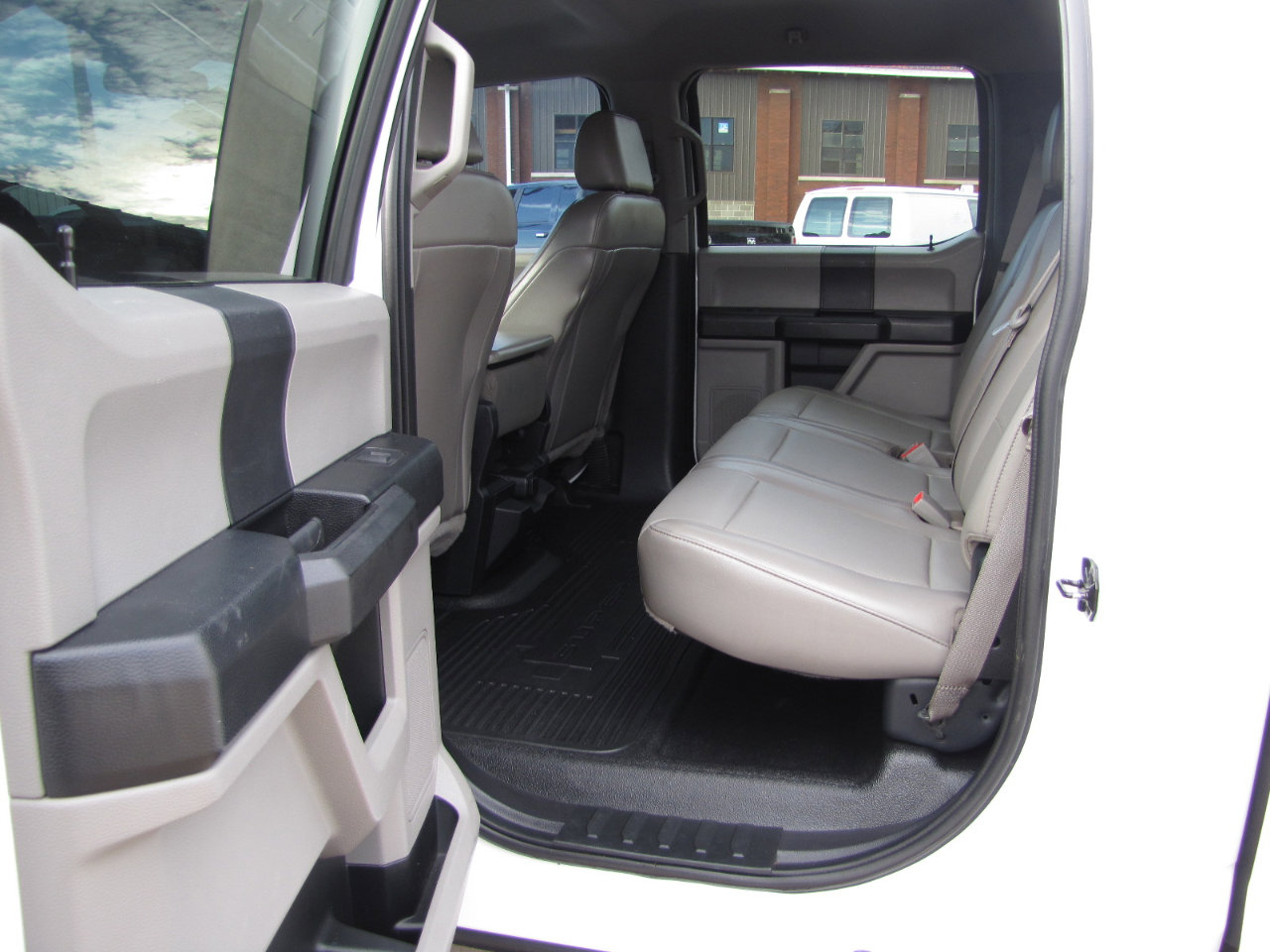 Used 2018 Ford F350 XL w/ Power Equipment Group image 9