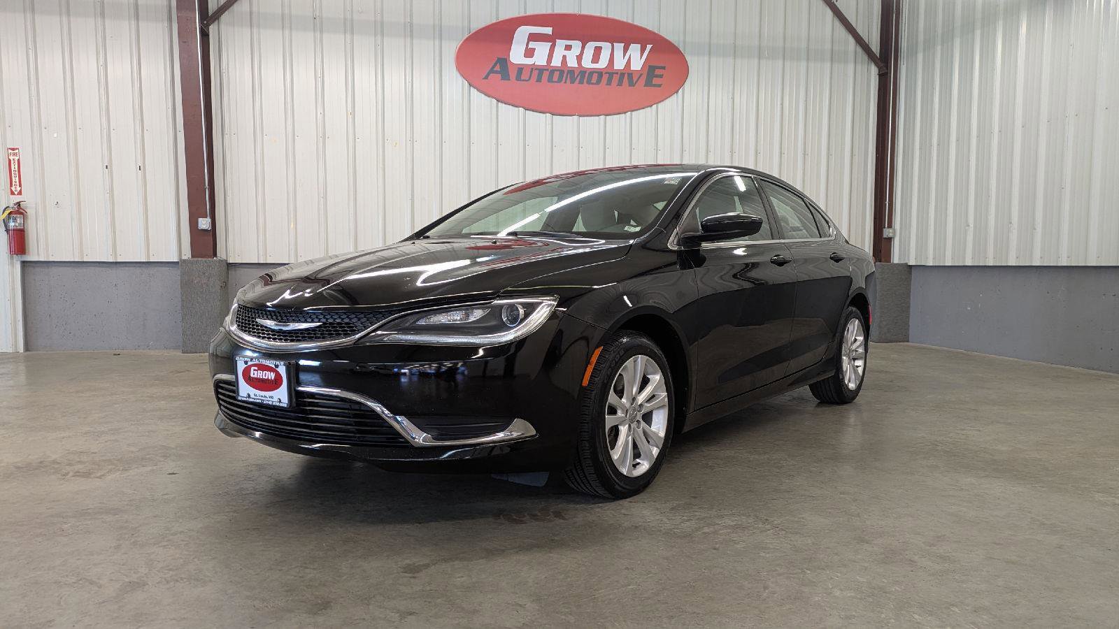 Used 2015 Chrysler 200 Limited image 6
