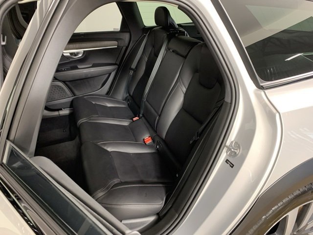 Used 2024 Volvo V90 B6 Cross Country Ultimate w/ Protection Package Premier image 26