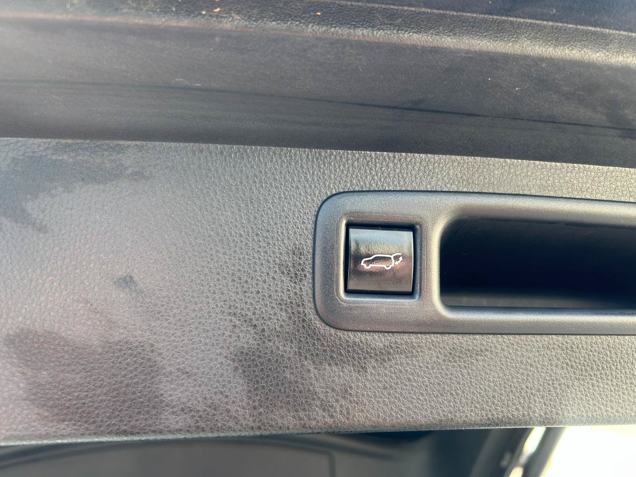 Used 2022 Toyota Highlander XLE AWD/4WD image 17
