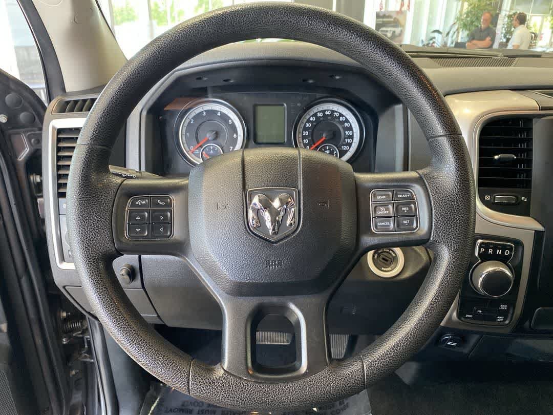 Used 2017 RAM 1500 Classic SLT AWD/4WD image 15
