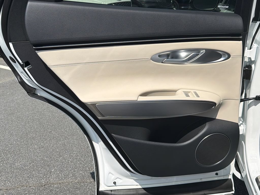 New 2027 Genesis GV70 2.5T Select AWD/4WD image 24