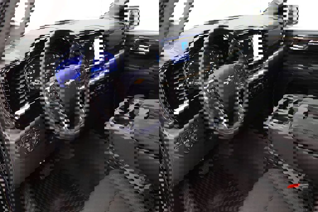 Used 2024 Chevrolet Silverado 1500 LT image 18