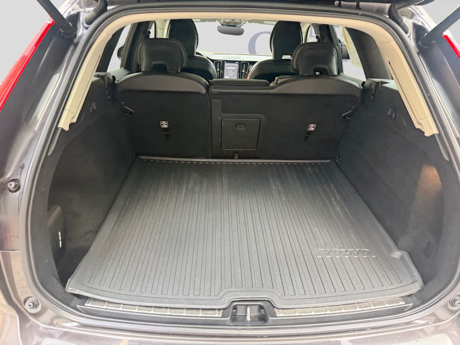 Used 2023 Volvo XC60 B5 Plus AWD/4WD image 4