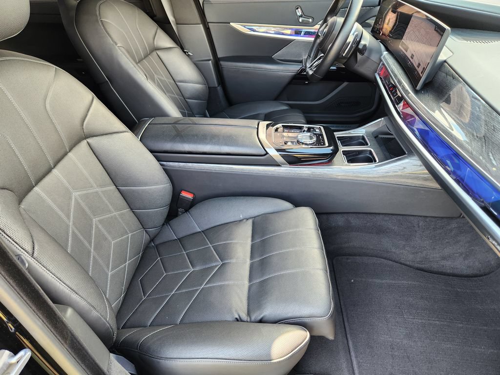 Used 2024 BMW 740i RWD image 14