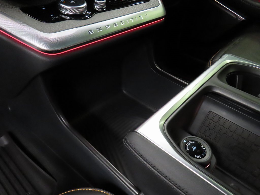 Used 2025 Ford Expedition Tremor image 33