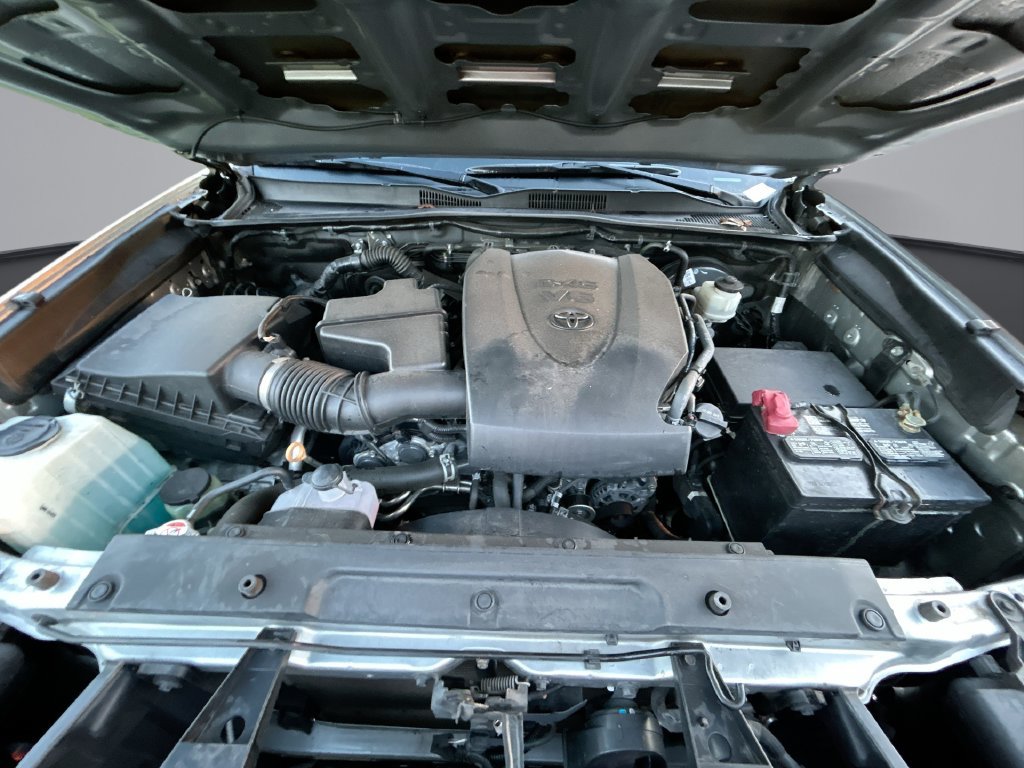 Used 2022 Toyota Tacoma TRD Sport w/ Technology Package RWD image 32