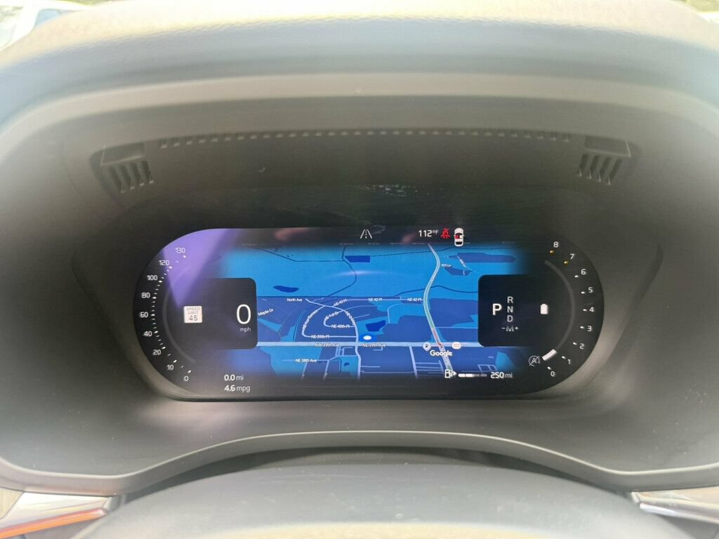 Used 2025 Volvo XC60 B5 Plus AWD/4WD image 4