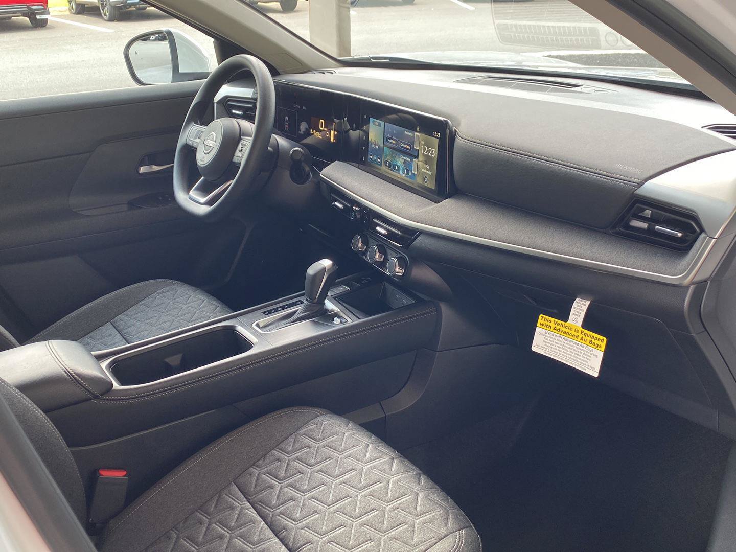 Certified 2025 Nissan Kicks SV AWD/4WD image 23