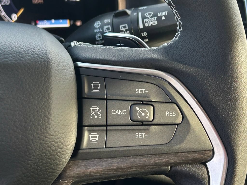New 2025 Jeep Grand Cherokee Limited w/ Luxury Tech Group II AWD/4WD image 17