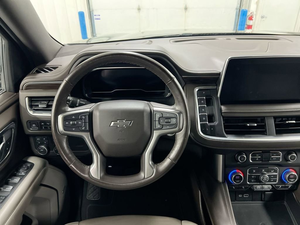 Used 2022 Chevrolet Suburban Z71 w/ Luxury Package image 6