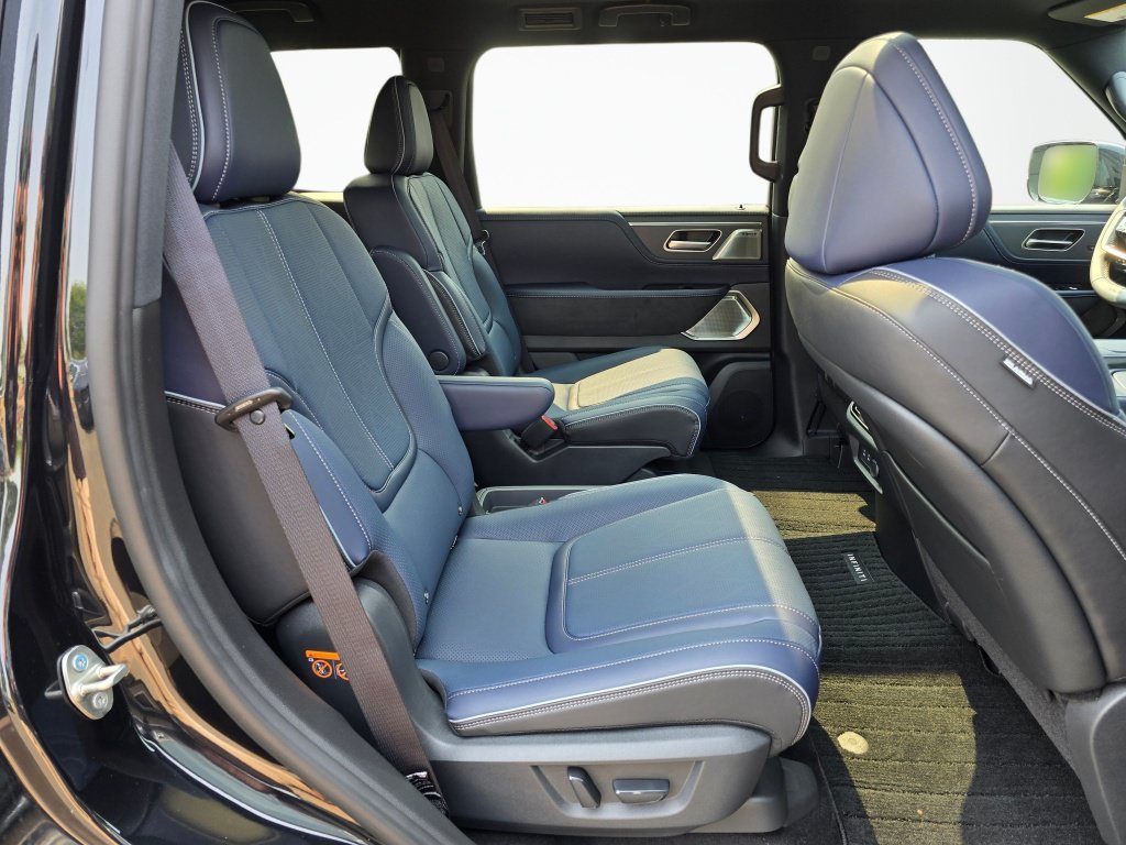 New 2027 INFINITI QX80 Sensory w/ Sport Exterior Package AWD/4WD image 24