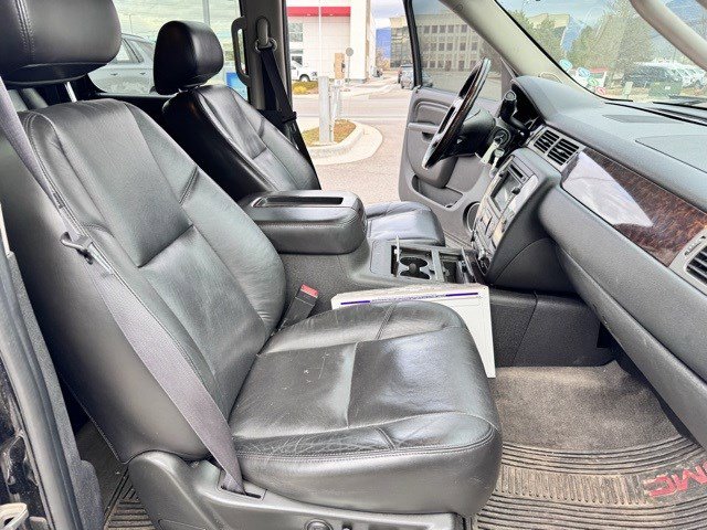 Used 2011 GMC Yukon XL Denali image 11