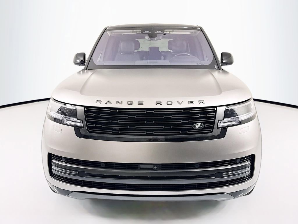Used 2023 Land Rover Range Rover SE image 2