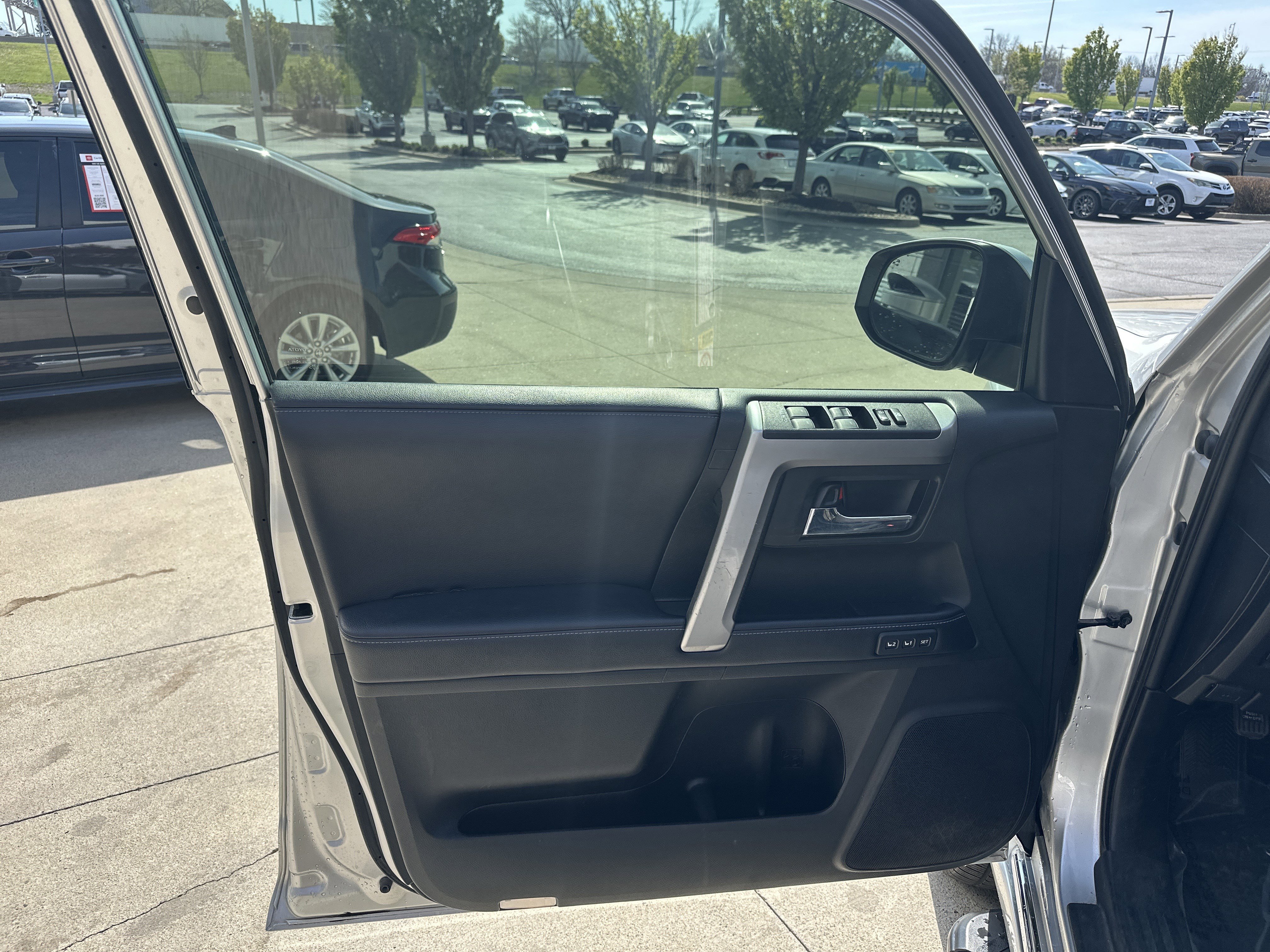 Used 2019 Toyota 4Runner Limited image 13