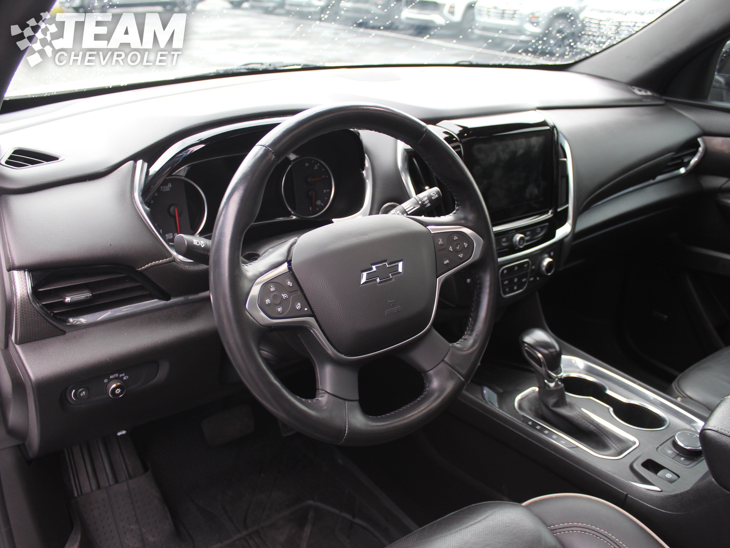 Used 2022 Chevrolet Traverse Premier w/ Redline Edition AWD/4WD image 13