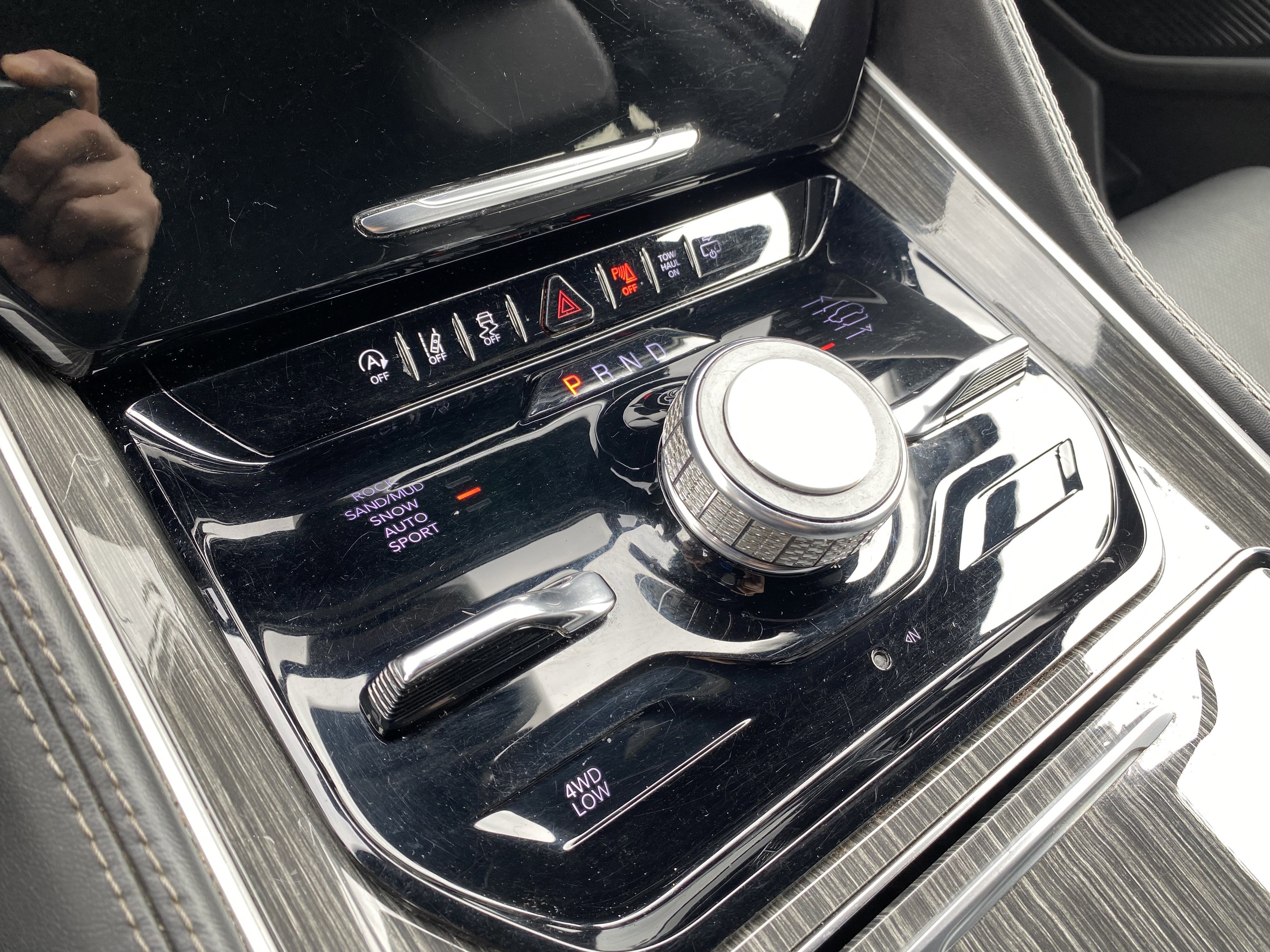 Used 2022 Jeep Wagoneer Series III w/ Premium Group I image 28