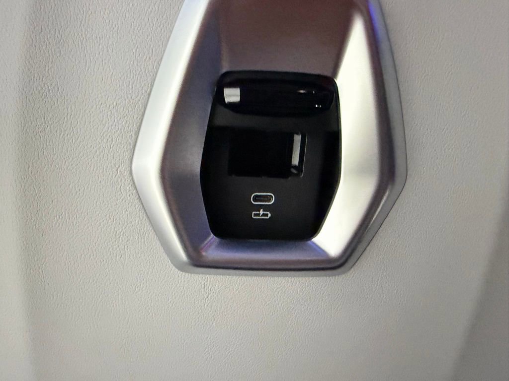 Used 2023 BMW XM AWD/4WD image 42