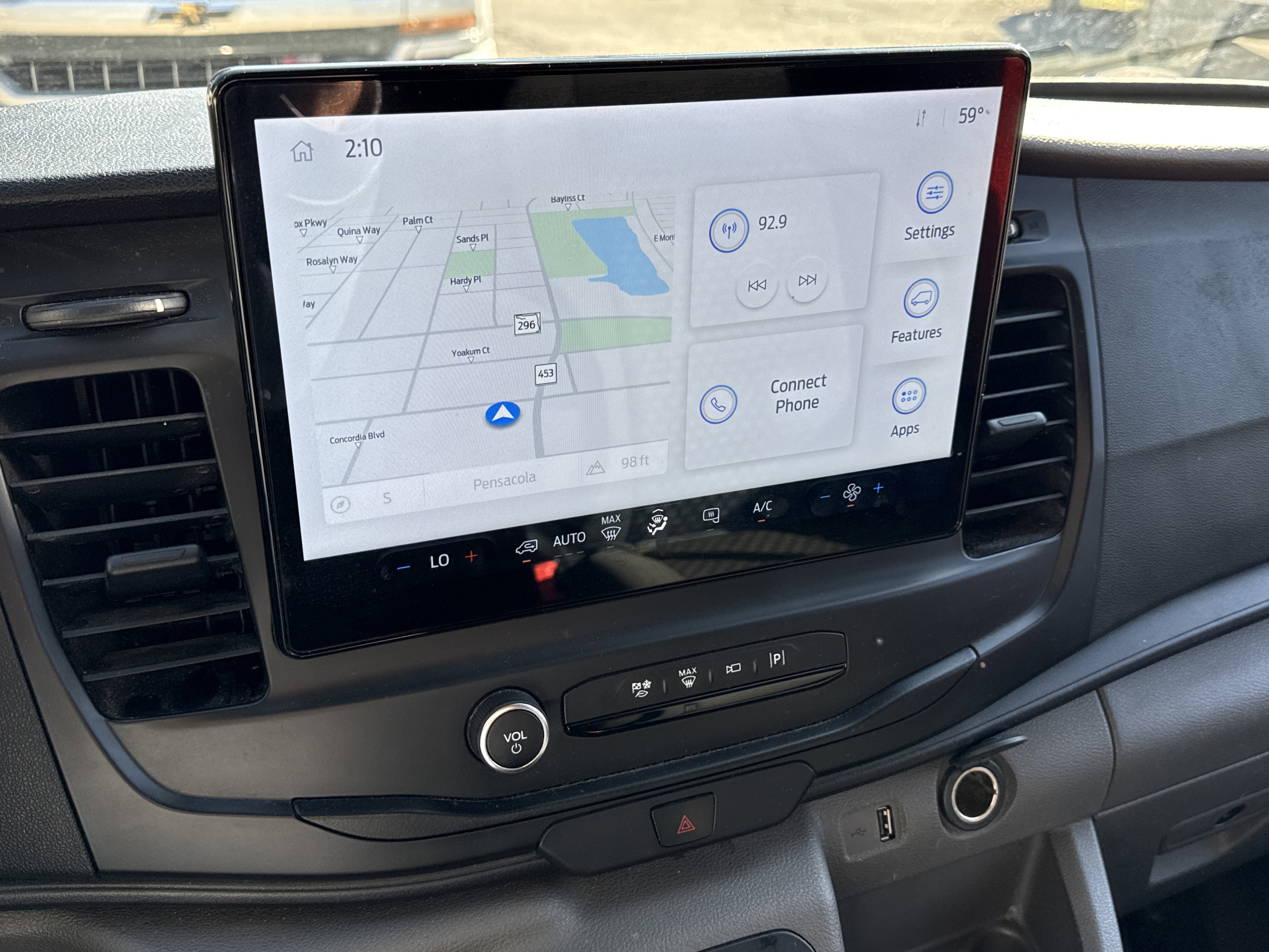 Used 2022 Ford E-Transit 148 High Roof Extended image 15