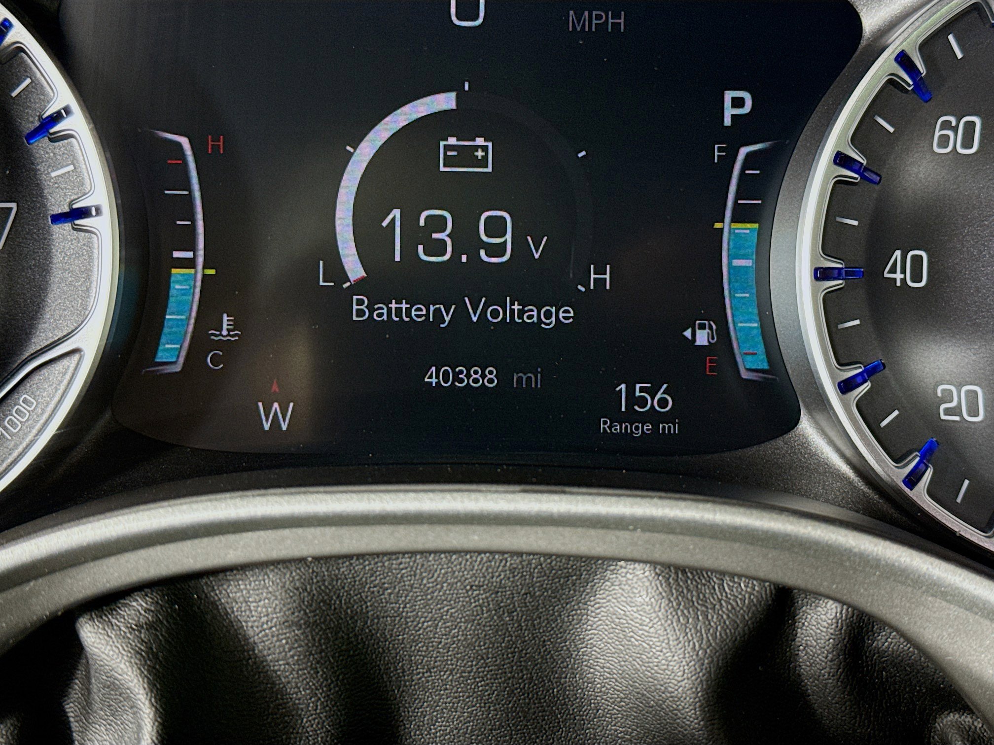 Used 2025 Chrysler Pacifica Select image 13