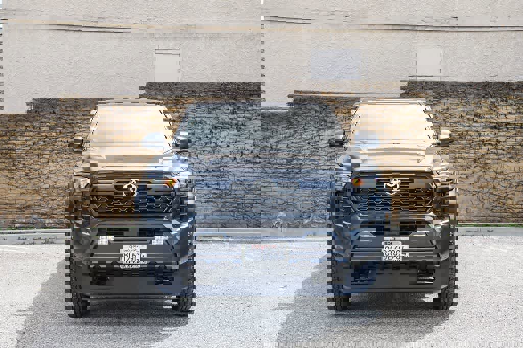 Used 2025 Toyota Tacoma TRD Off-Road image 2