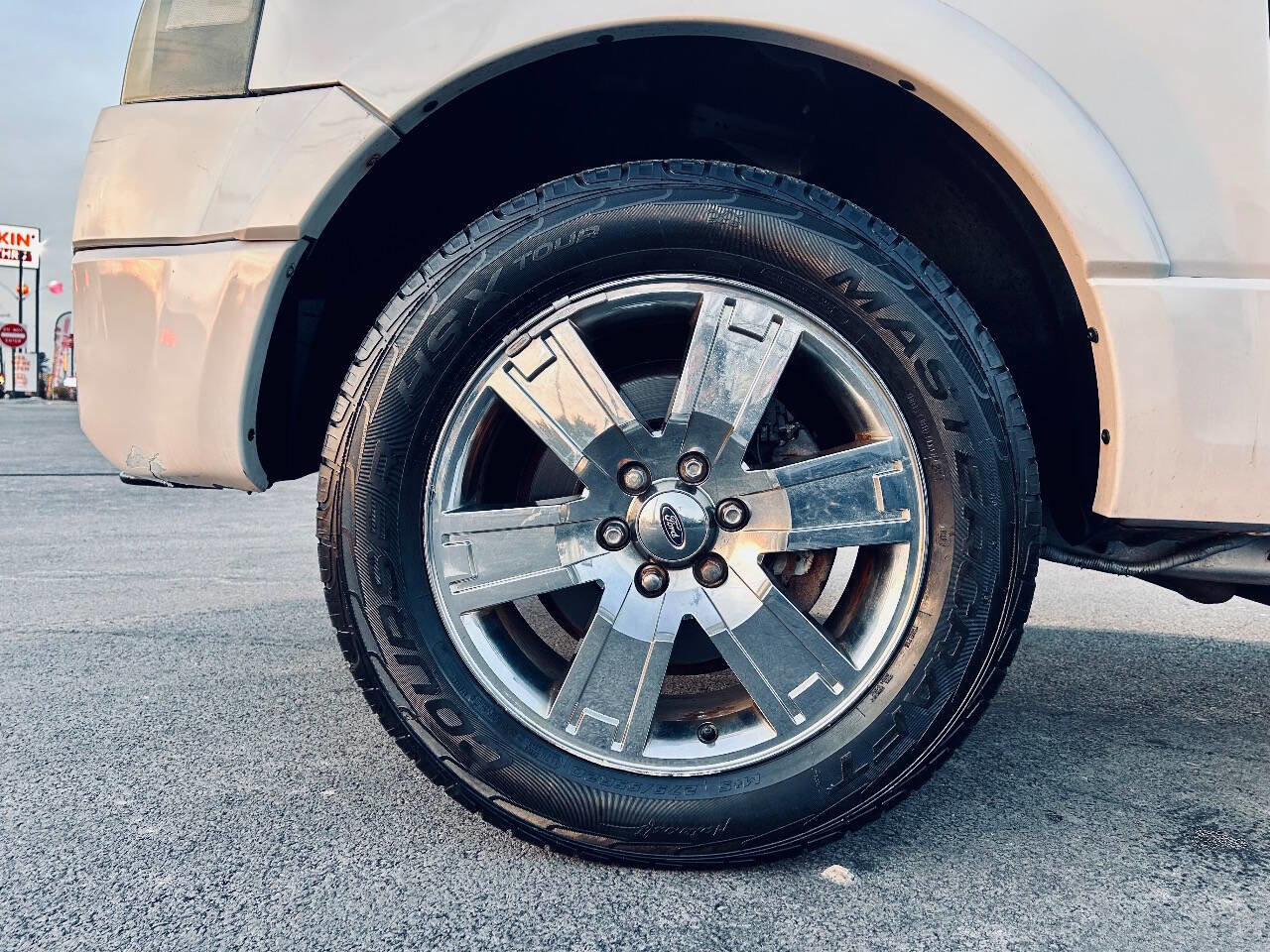 Used 2009 Ford Expedition Limited image 11