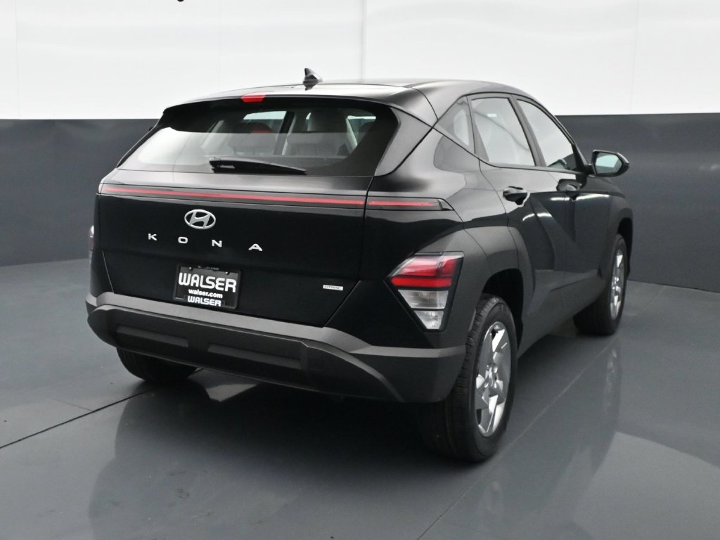 Used 2024 Hyundai Kona SE AWD/4WD image 6
