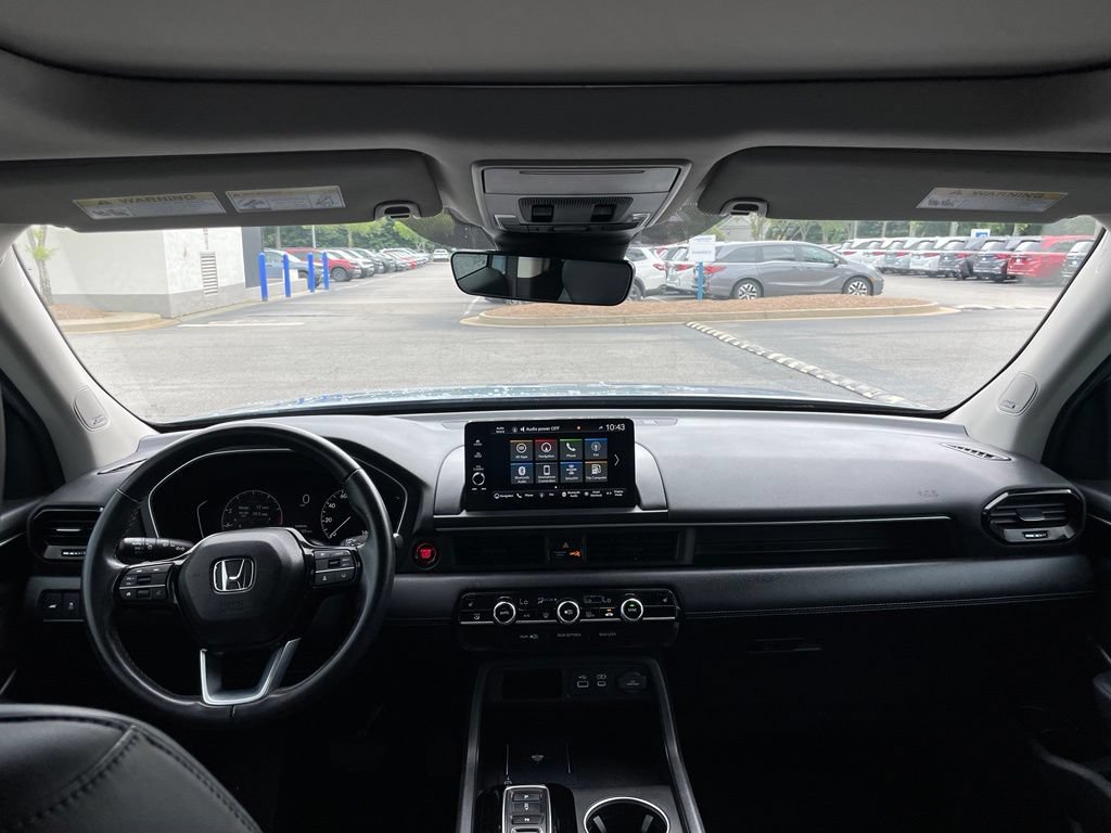 Certified 2025 Honda Pilot Touring image 10