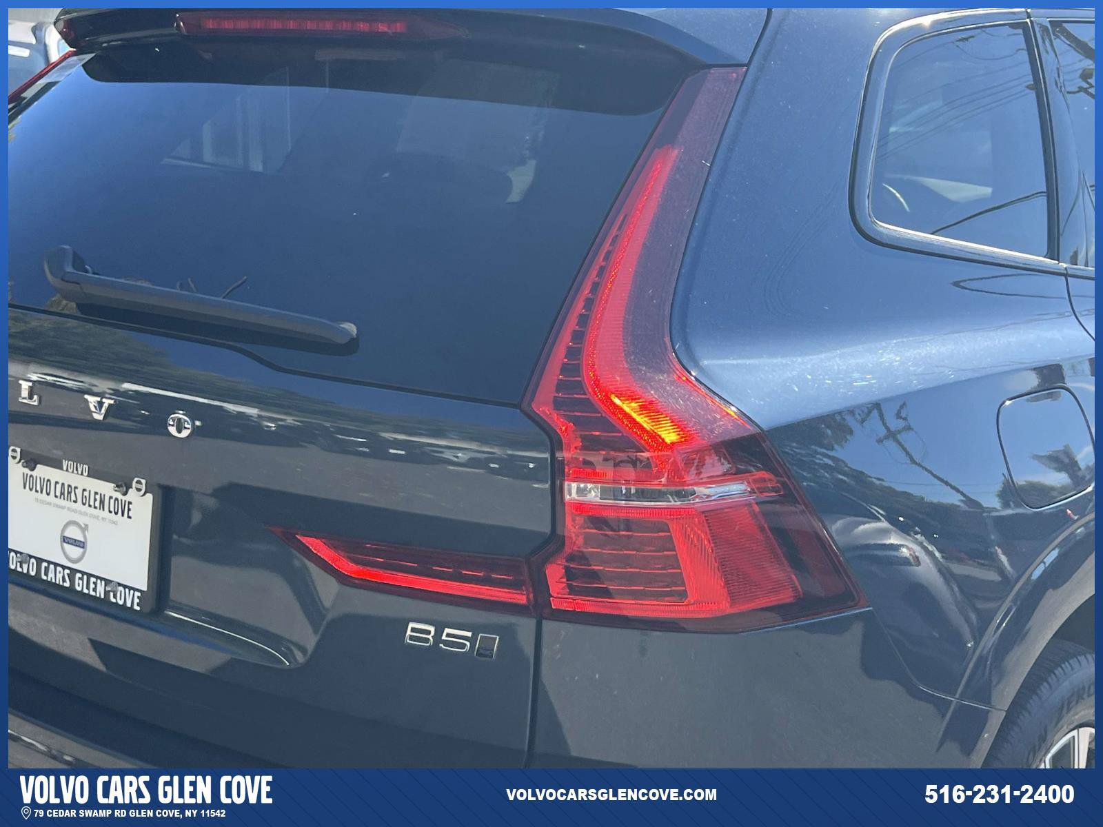 Certified 2024 Volvo XC60 B5 Plus AWD/4WD image 9