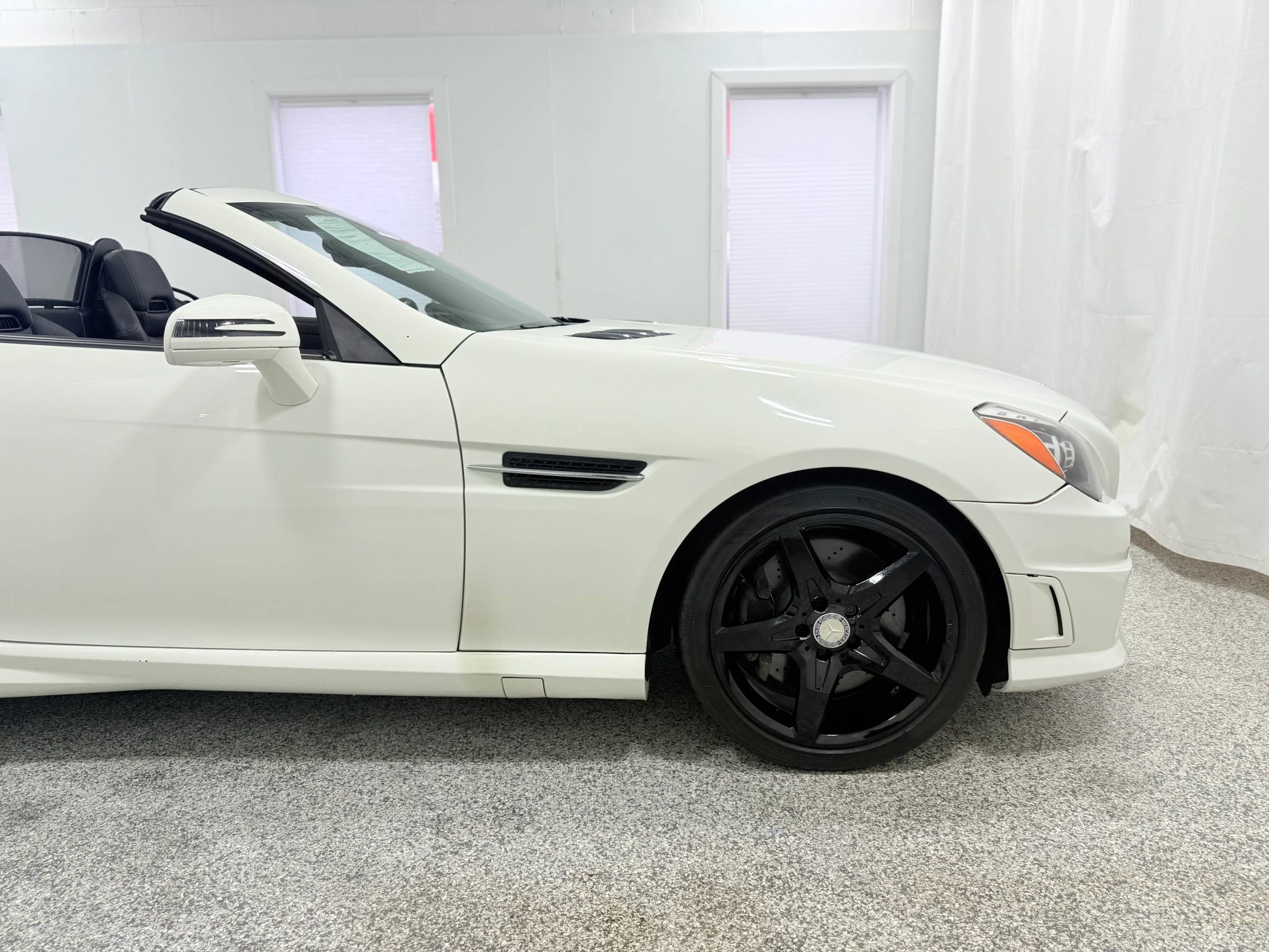 Used 2013 Mercedes-Benz SLK 350 image 11