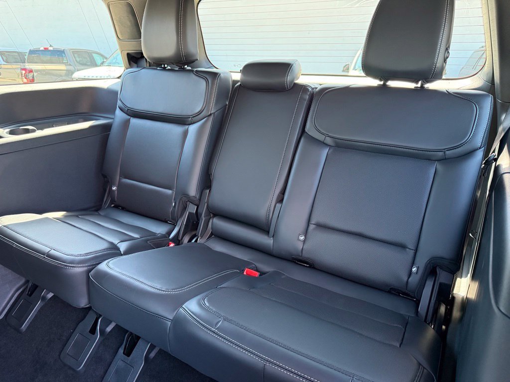 New 2027 Ford Expedition Platinum w/ Stealth Appearance Package RWD image 8