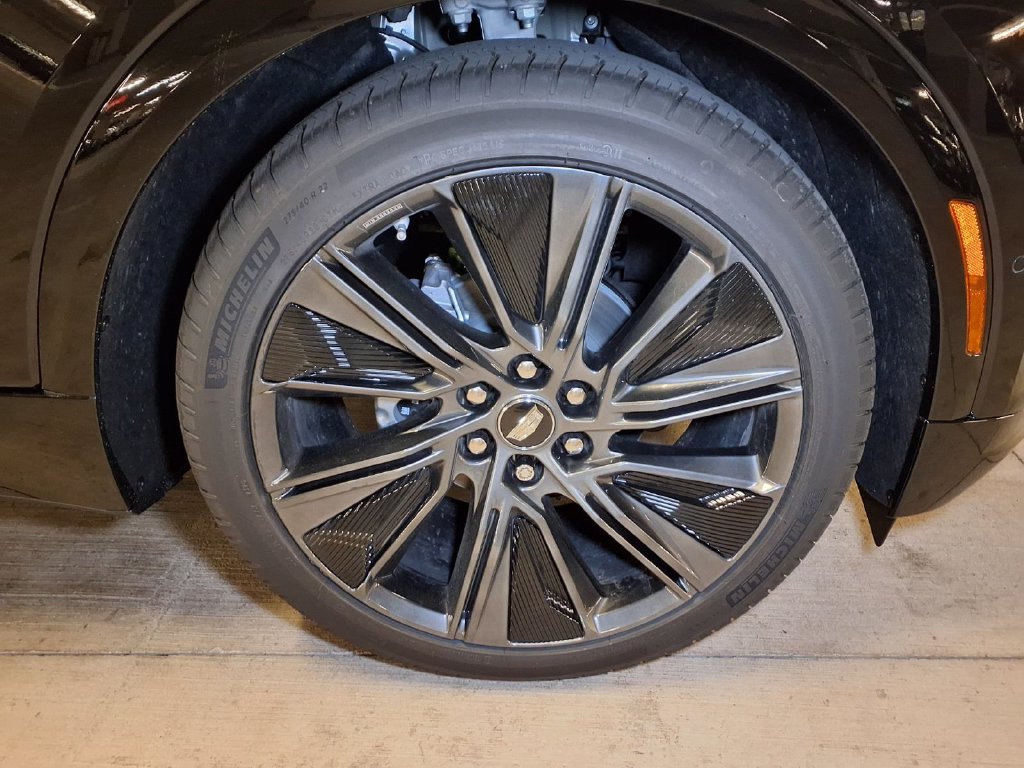 New 2026 Cadillac Lyriq Signature Sport RWD image 5
